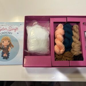 Taylor Swift Crochet Kit with Yarn and Stuffing